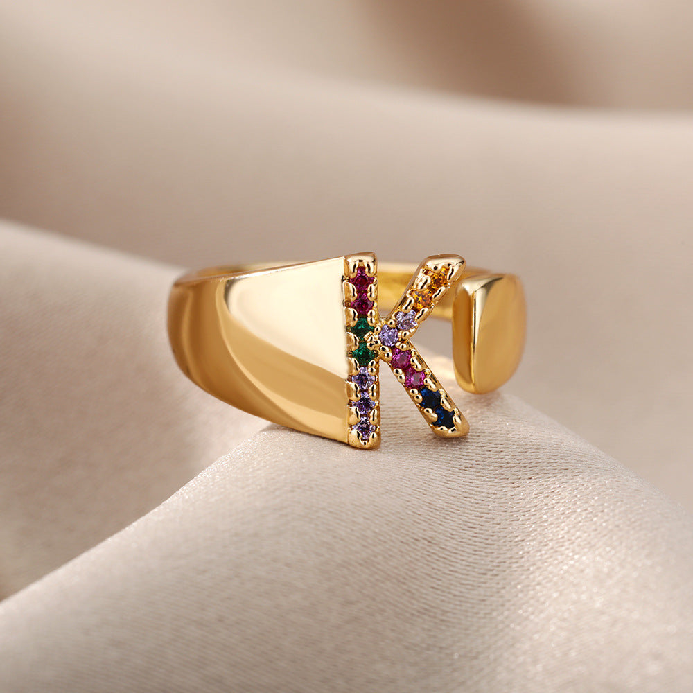 Anillo Letras Oro 18K con Zircones | Diseño Abierto – Buy ByM